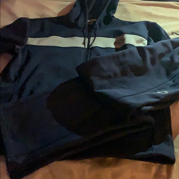 Suit size are X- Large..Nike Air 200$ - Picture 4 of 6